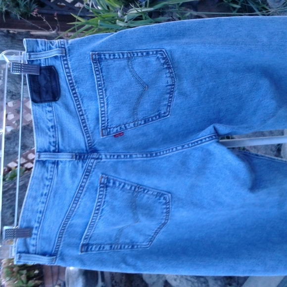 Women's Levi's size 30 blue good condition leg and seam 28 in - Picture 2 of 10